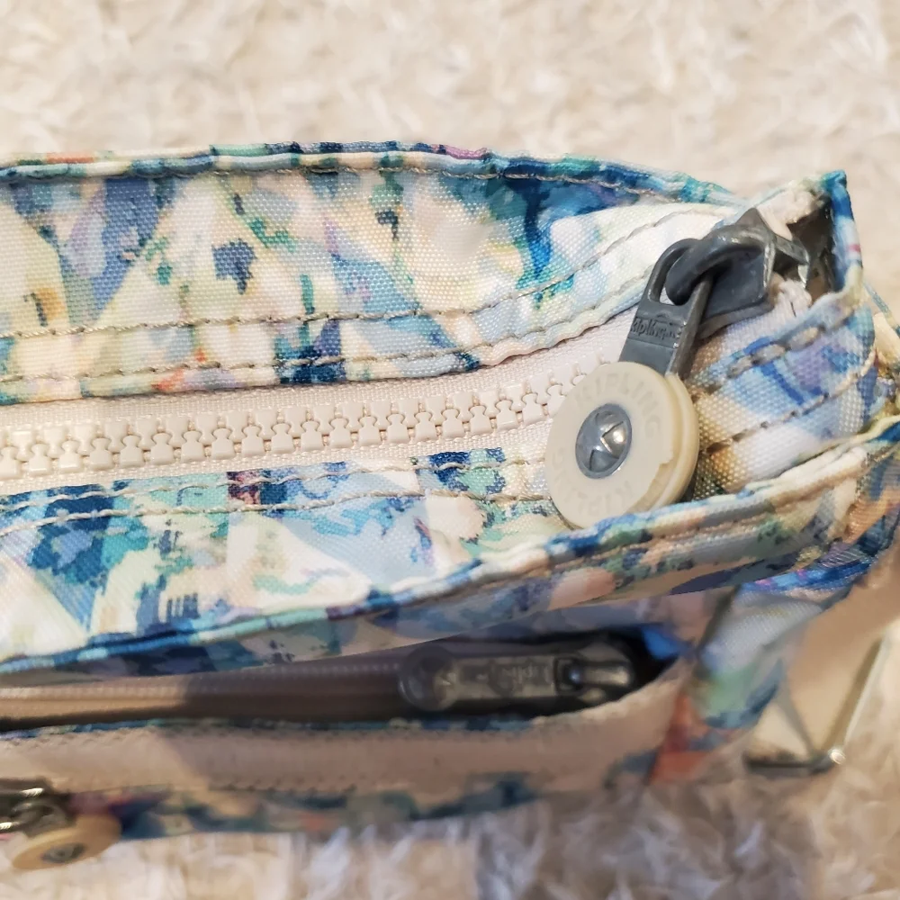 Kipling crossbody